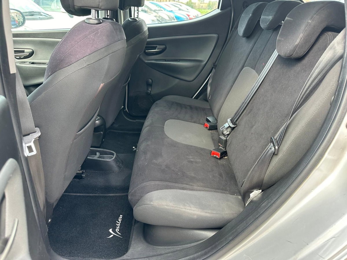 Lancia Ypsilon 1.3 MJT 16V 95 CV 5 porte S&S Gold (14)