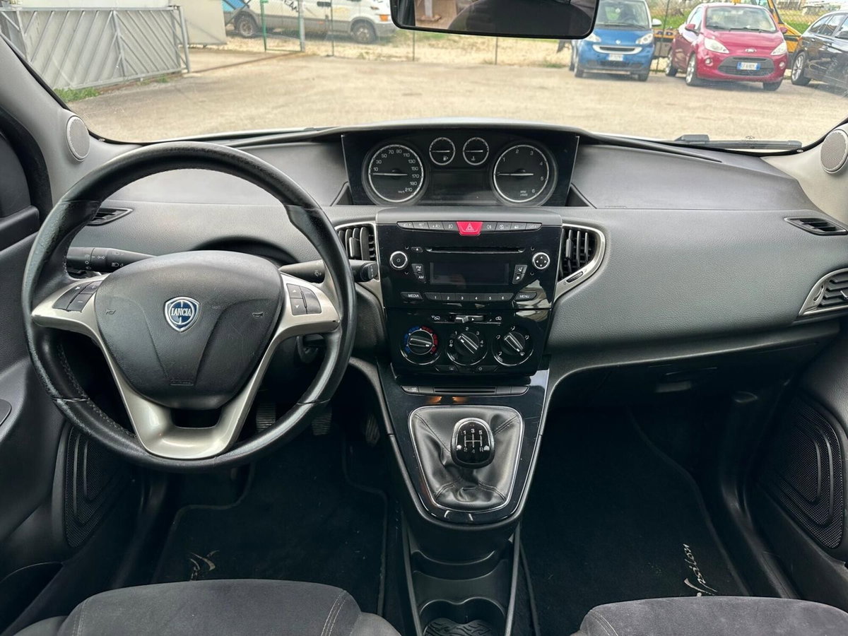 Lancia Ypsilon 1.3 MJT 16V 95 CV 5 porte S&S Gold (15)