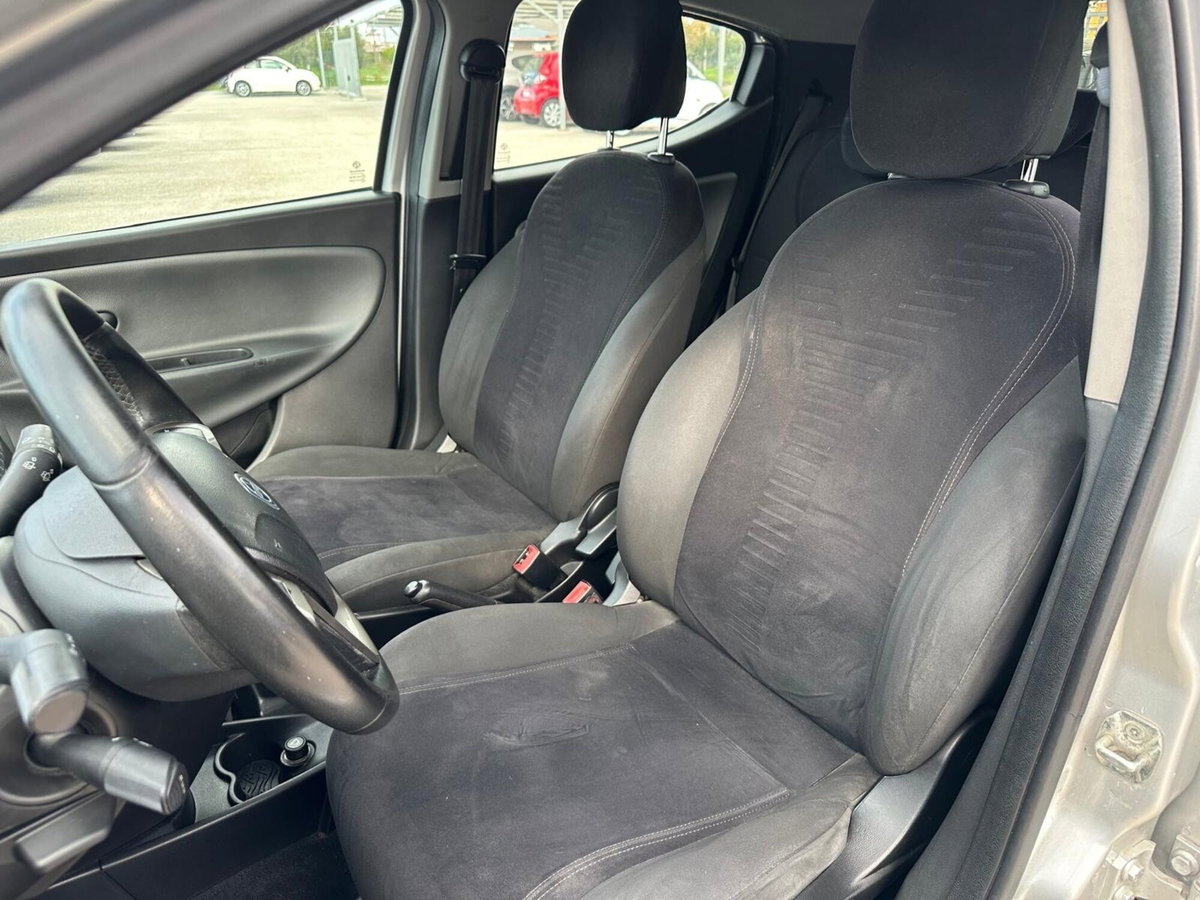 Lancia Ypsilon 1.3 MJT 16V 95 CV 5 porte S&S Gold (17)