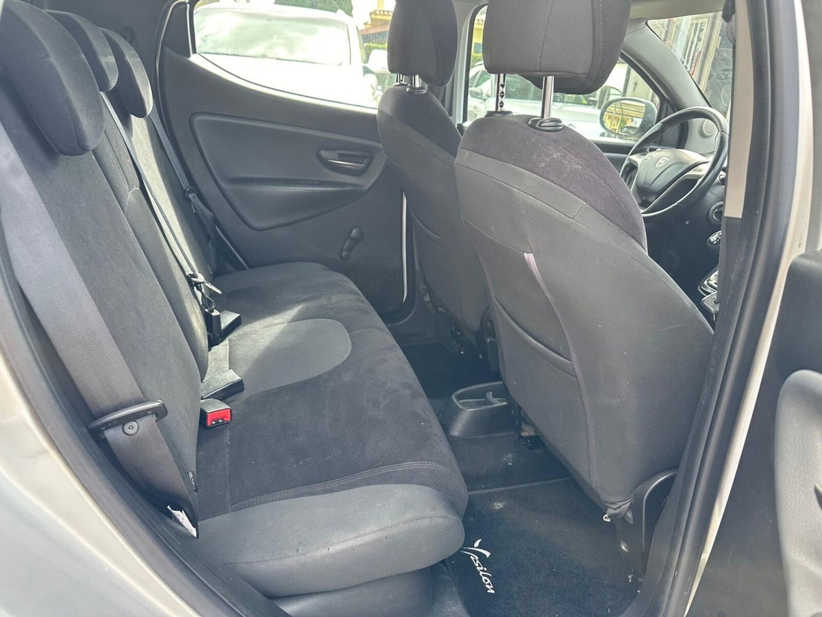 Lancia Ypsilon 1.3 MJT 16V 95 CV 5 porte S&S Gold (18)