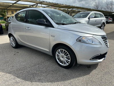 Lancia Ypsilon 1.3 MJT 16V 95 CV 5 porte S&S Gold (2)