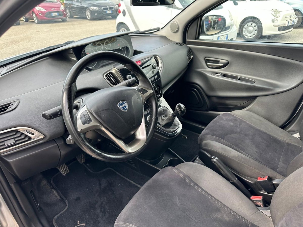 Lancia Ypsilon 1.3 MJT 16V 95 CV 5 porte S&S Gold (20)