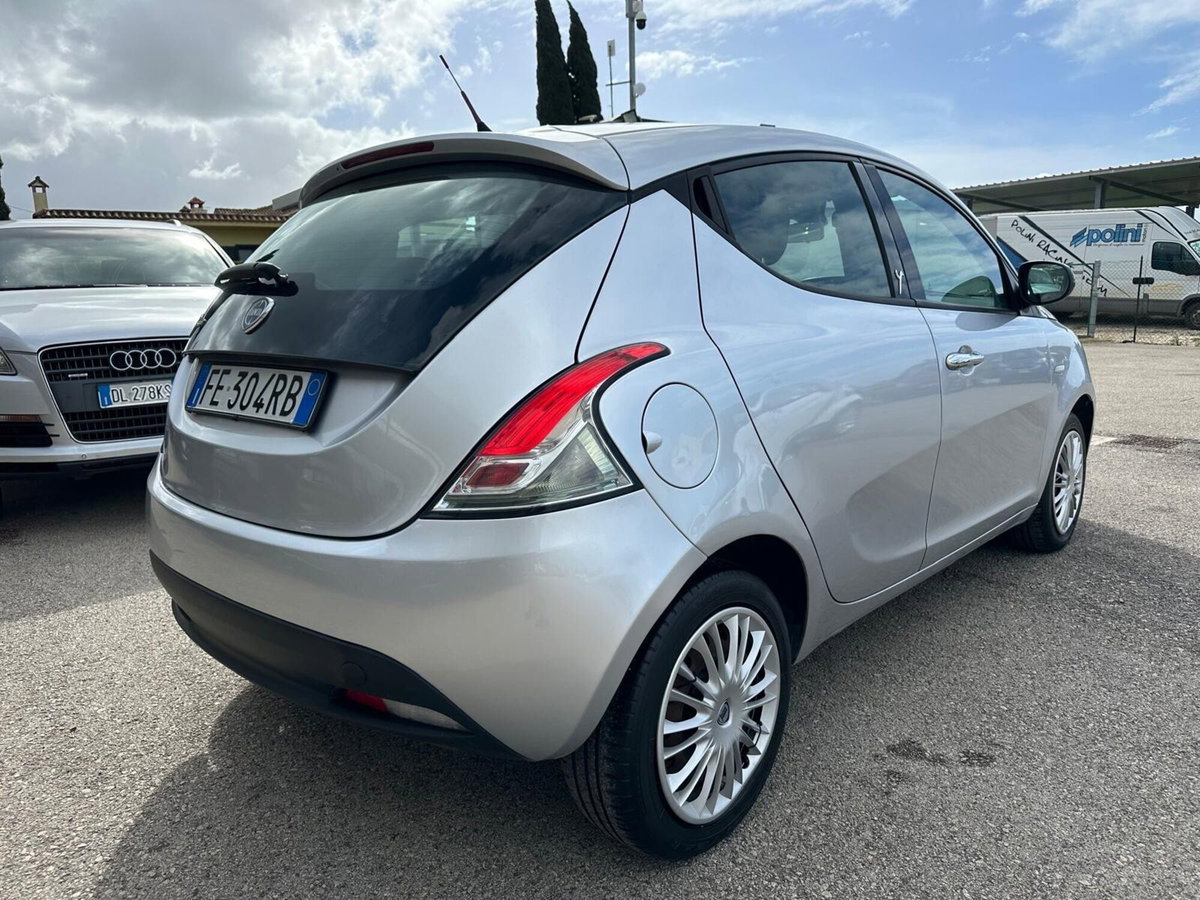 Lancia Ypsilon 1.3 MJT 16V 95 CV 5 porte S&S Gold (4)