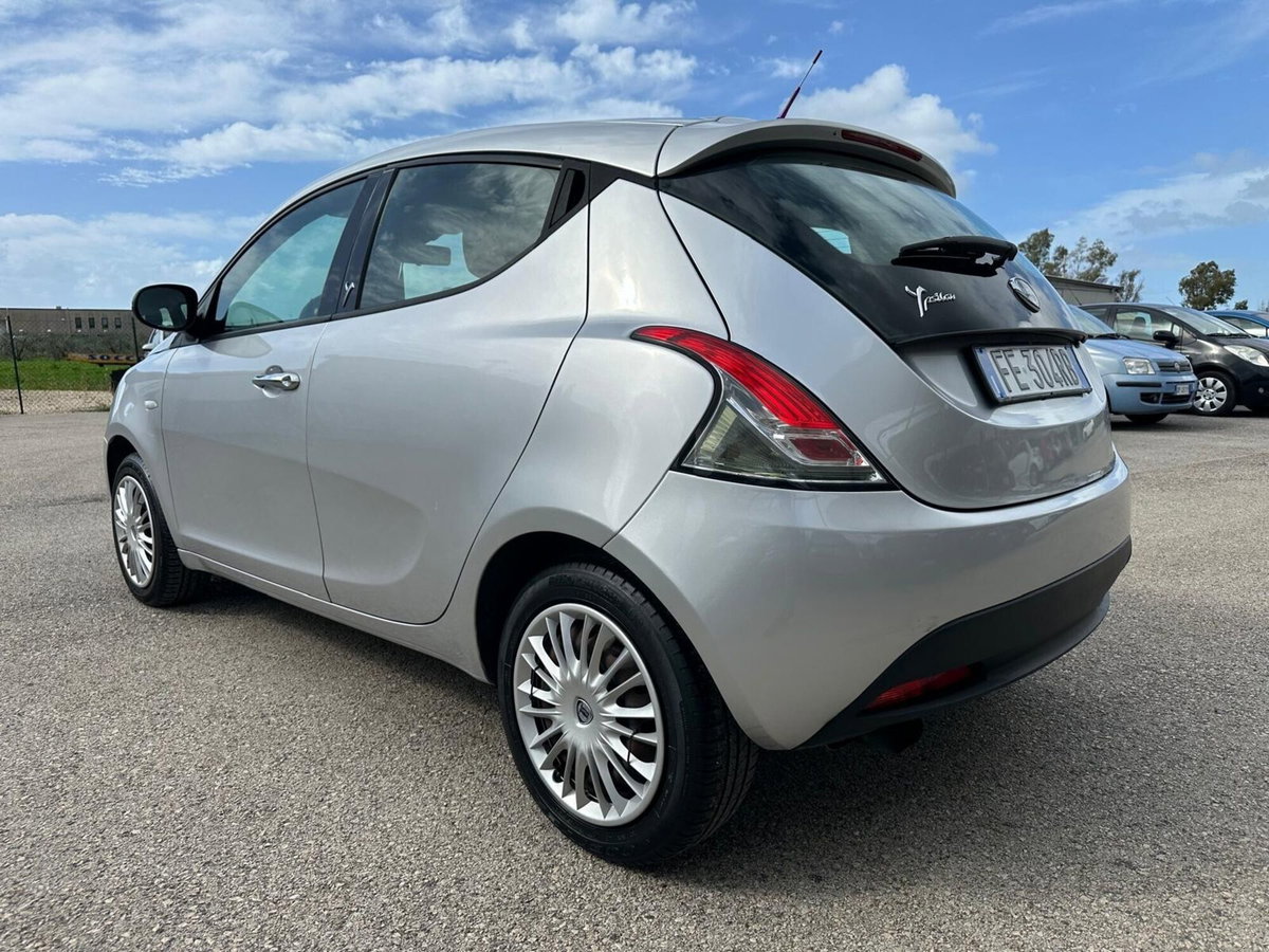 Lancia Ypsilon 1.3 MJT 16V 95 CV 5 porte S&S Gold (7)