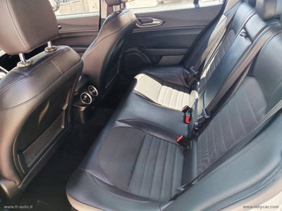 Alfa Romeo Giulia 2.2 Turbodiesel 150 CV (12)