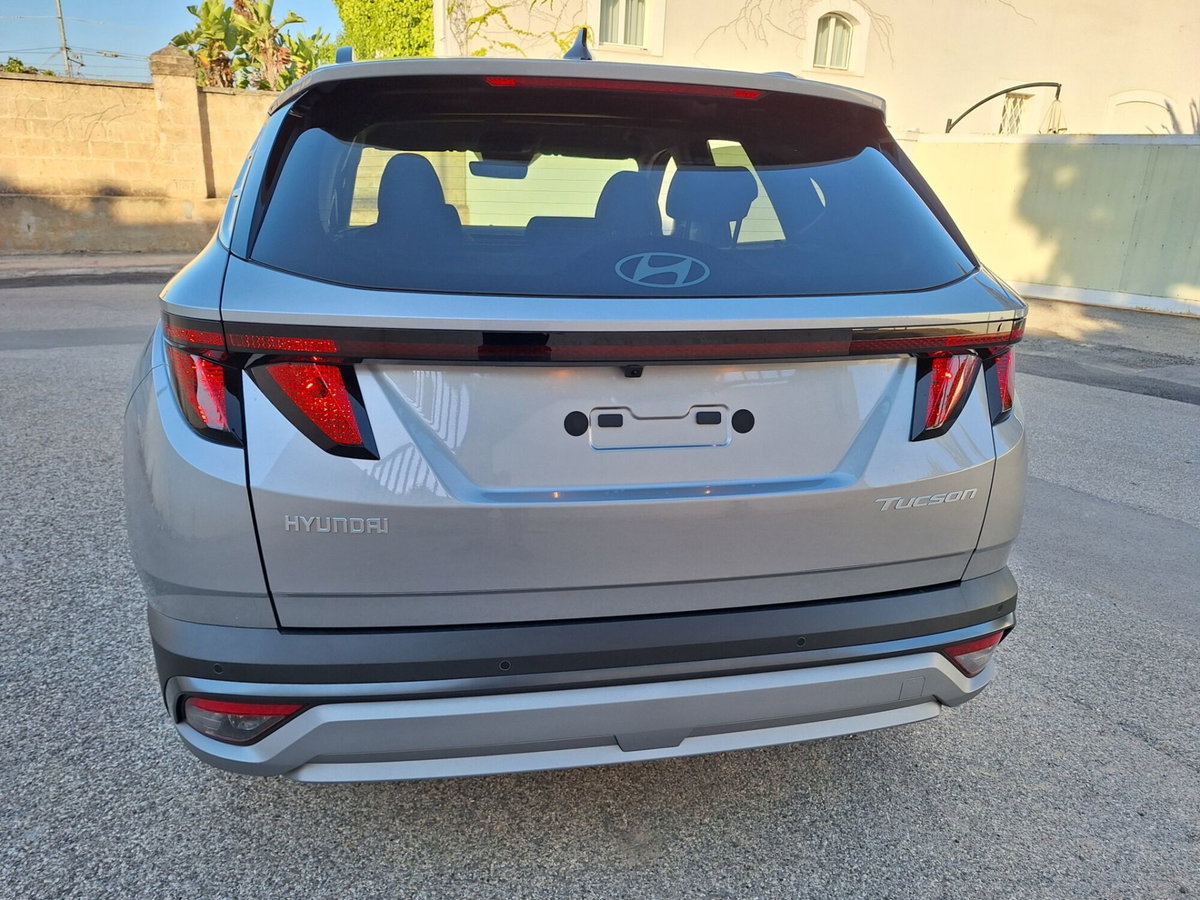Hyundai Tucson 1.6 t-gdi Xtech 2wd mt (11)
