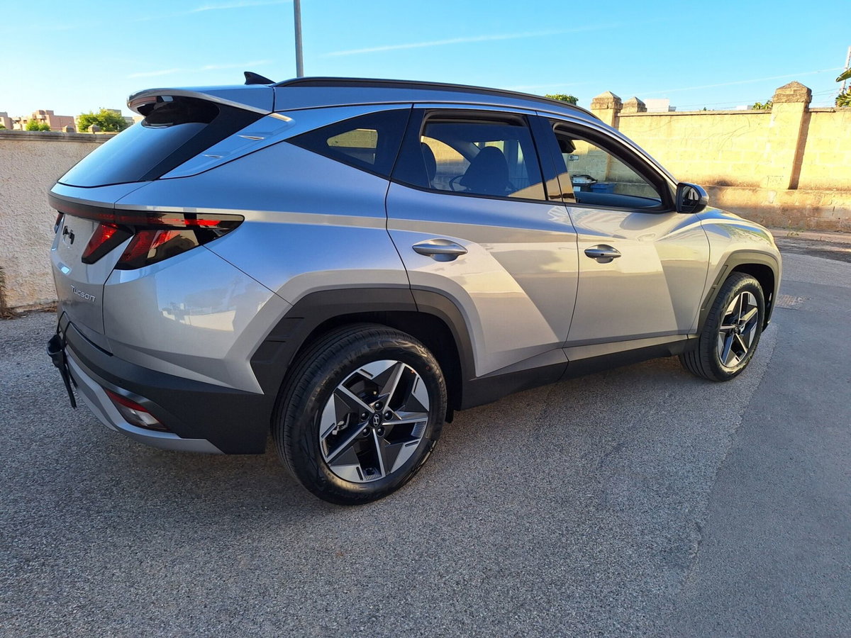 Hyundai Tucson 1.6 crdi 48V Business 2wd dct (16)