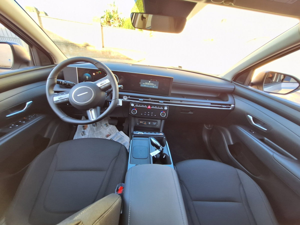 Hyundai Tucson 1.6 hev Xtech 2wd 239cv auto (13)