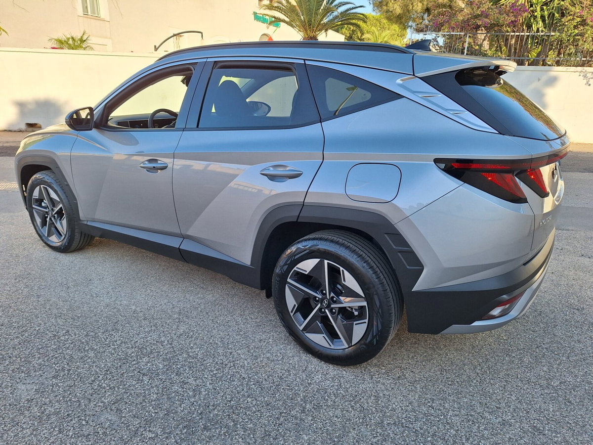 Hyundai Tucson 1.6 hev Xtech 2wd 239cv auto (9)