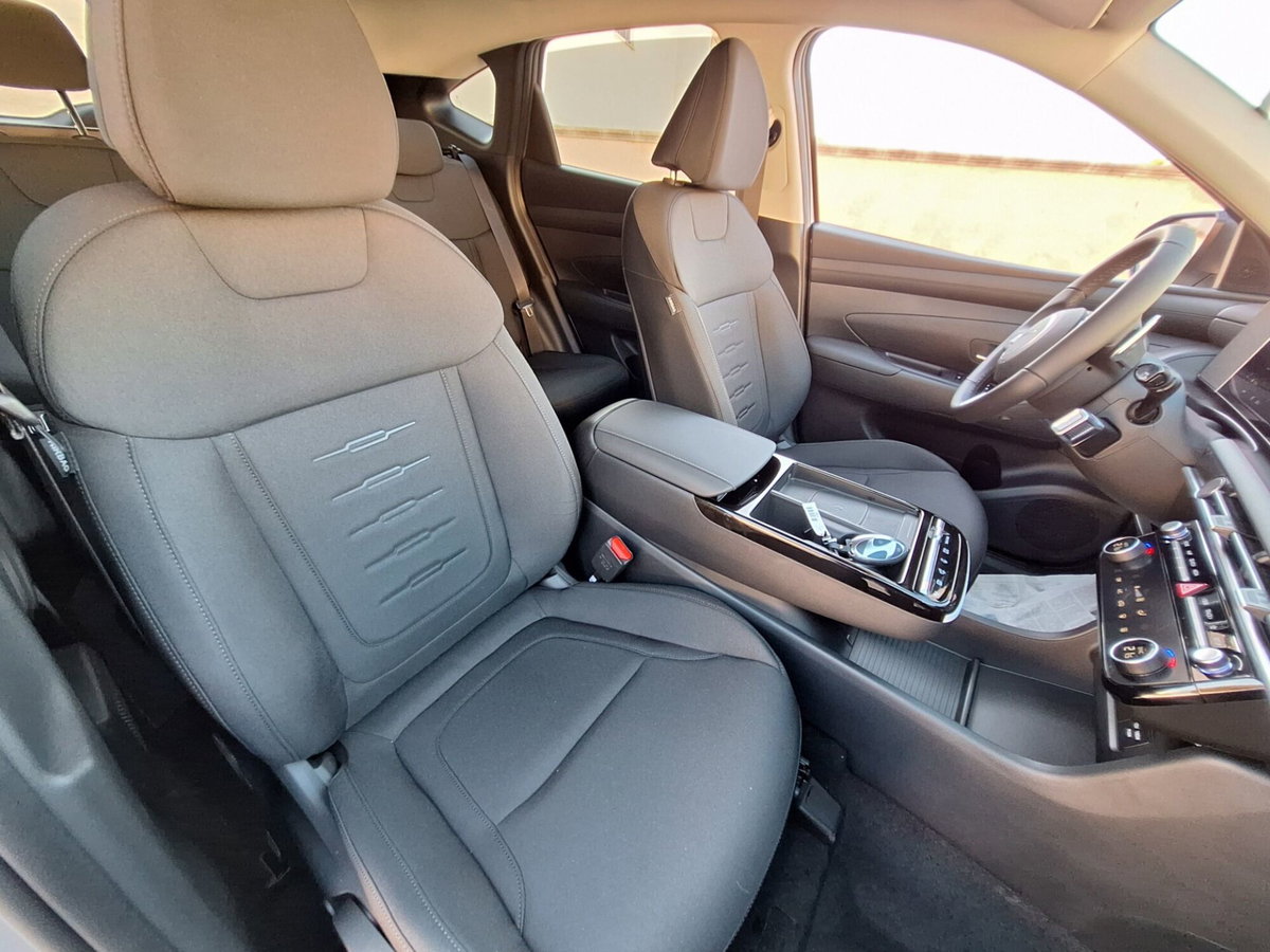 Hyundai Tucson 1.6 hev Business 4wd 239cv auto (19)