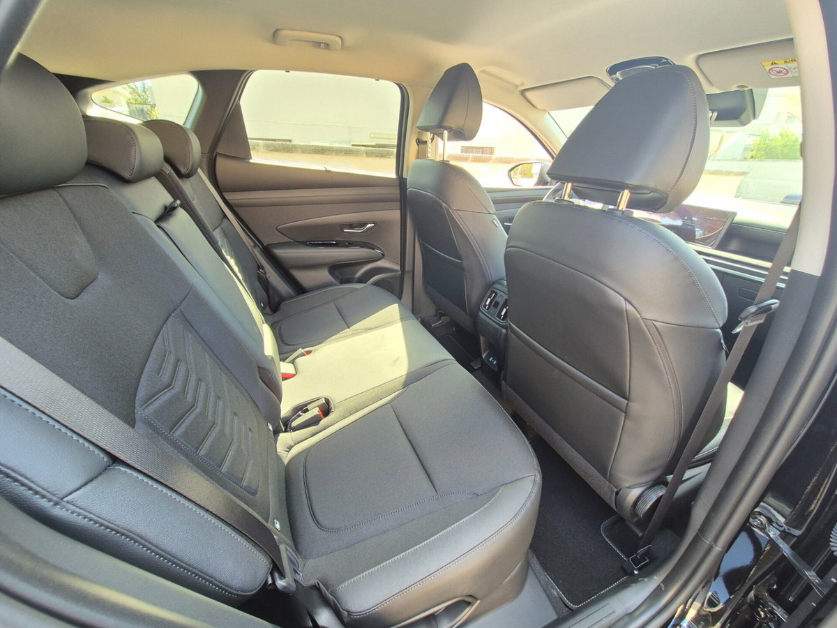 Hyundai Tucson 1.6 hev Exellence 4wd 239cv auto (14)