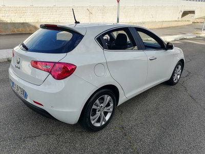 Alfa Romeo Giulietta 1.6 JTDm-2 Exclusive (5)