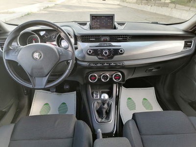 Alfa Romeo Giulietta 1.6 JTDm-2 Exclusive (8)