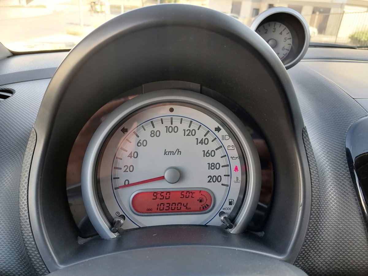 Suzuki Splash 1.0 VVT GL Style (15)