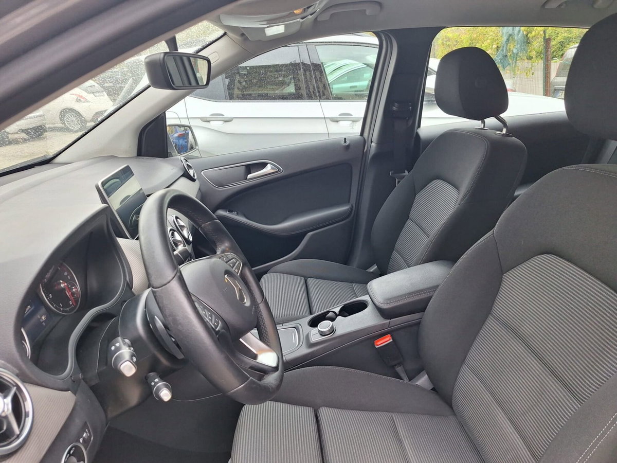 Mercedes-Benz Classe B 180 d Executive (11)