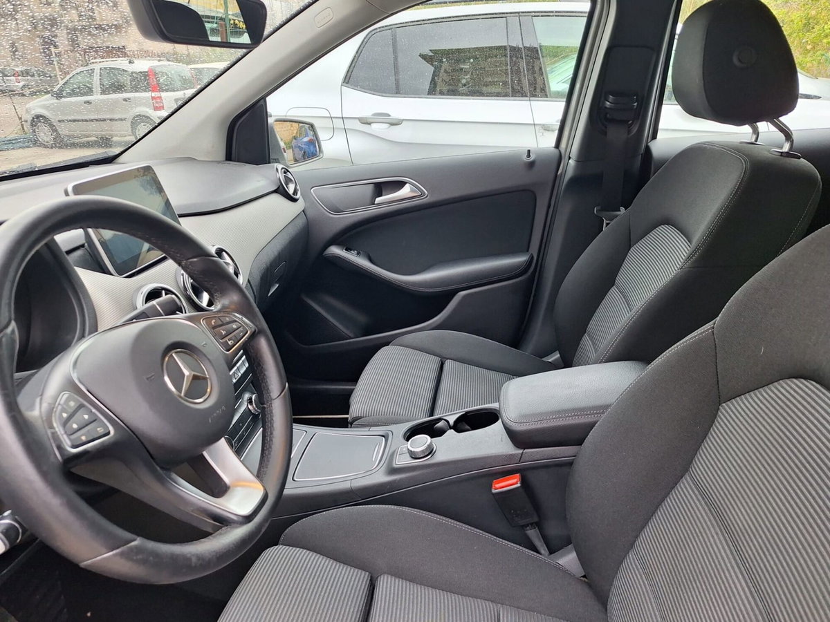 Mercedes-Benz Classe B 180 d Executive (14)