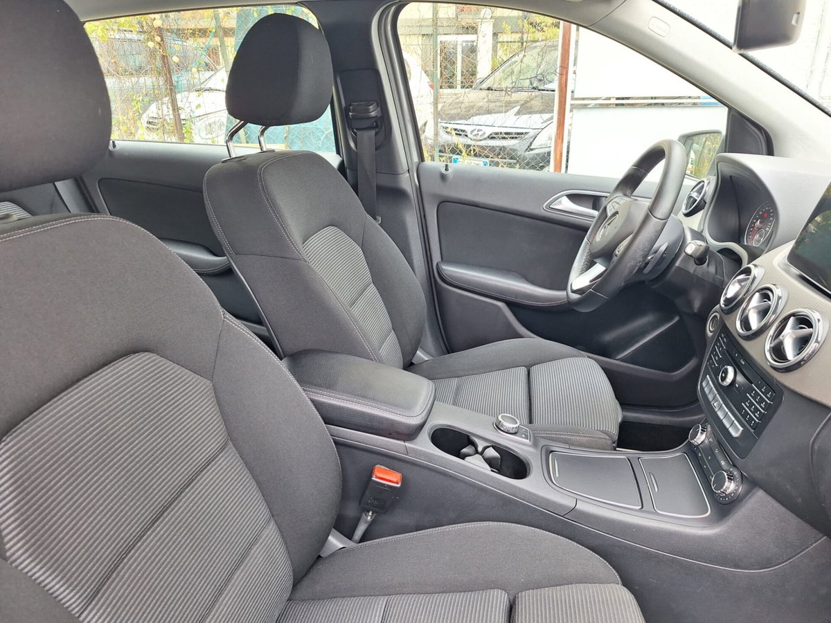 Mercedes-Benz Classe B 180 d Executive (15)