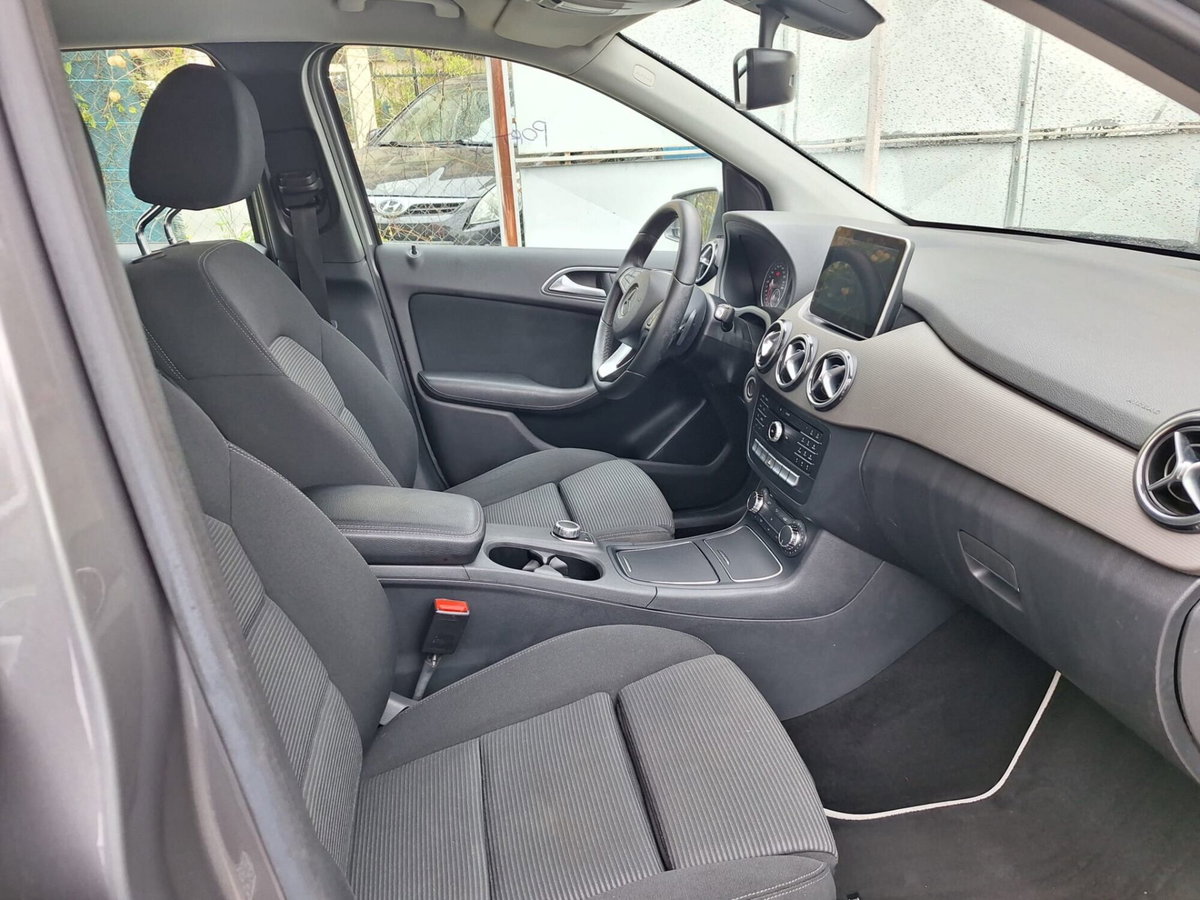 Mercedes-Benz Classe B 180 d Executive (16)