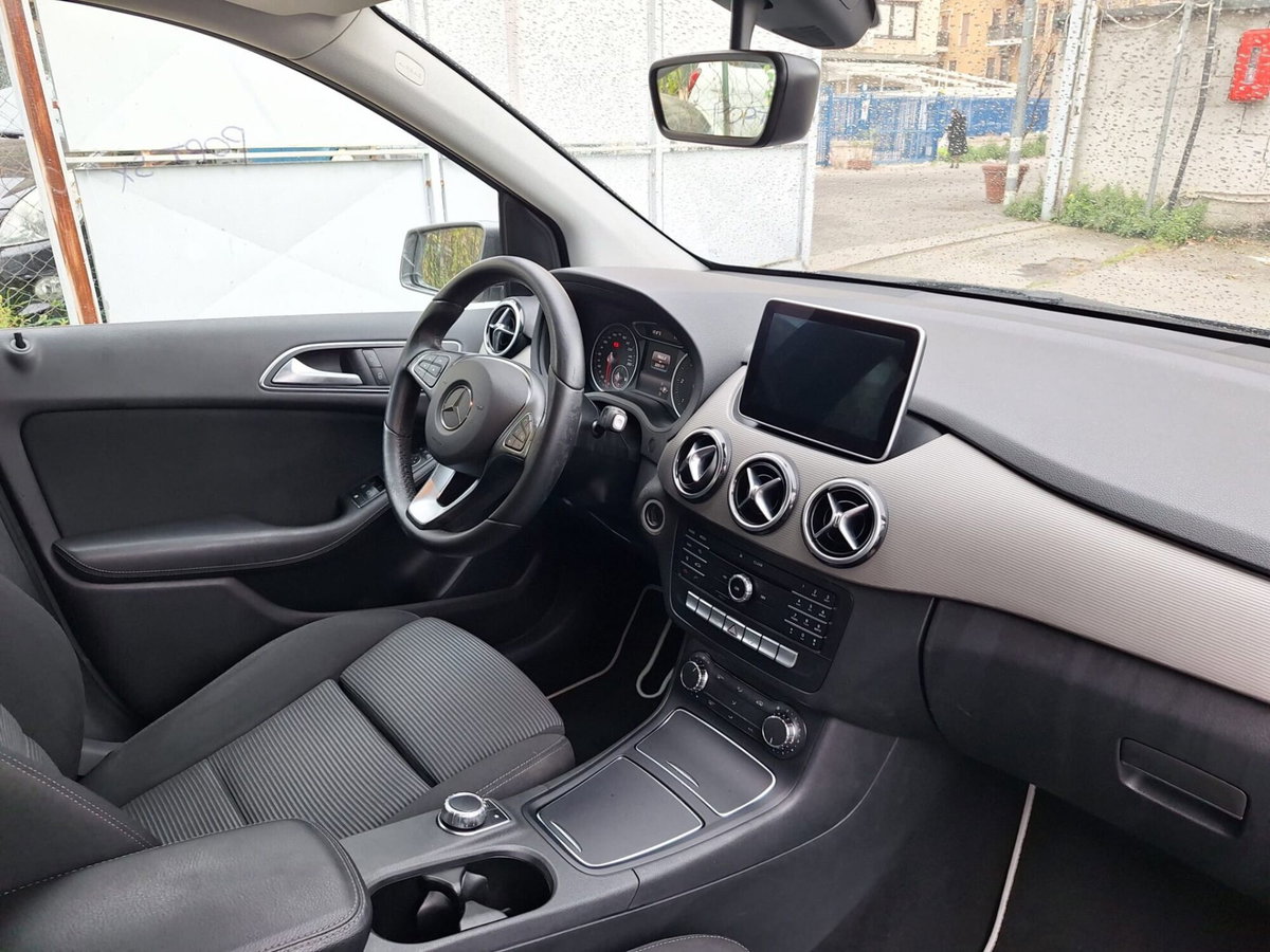 Mercedes-Benz Classe B 180 d Executive (18)