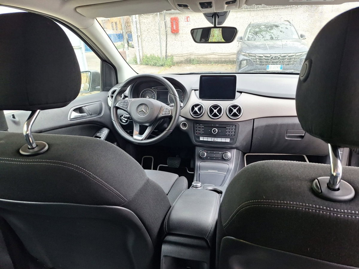 Mercedes-Benz Classe B 180 d Executive (20)