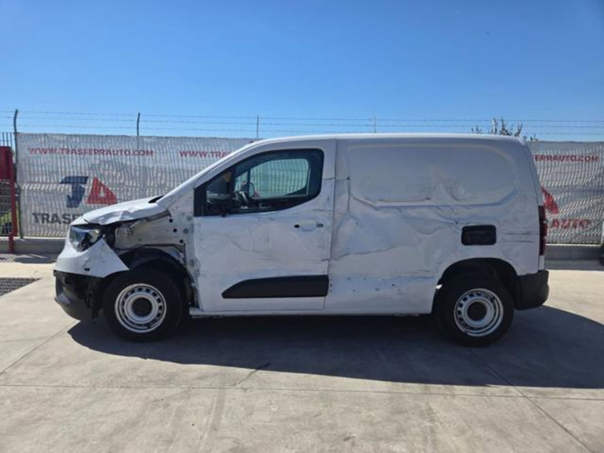 Opel Combo Furgone Cargo 1.5 Diesel 100CV PC 650kg Edition (2)
