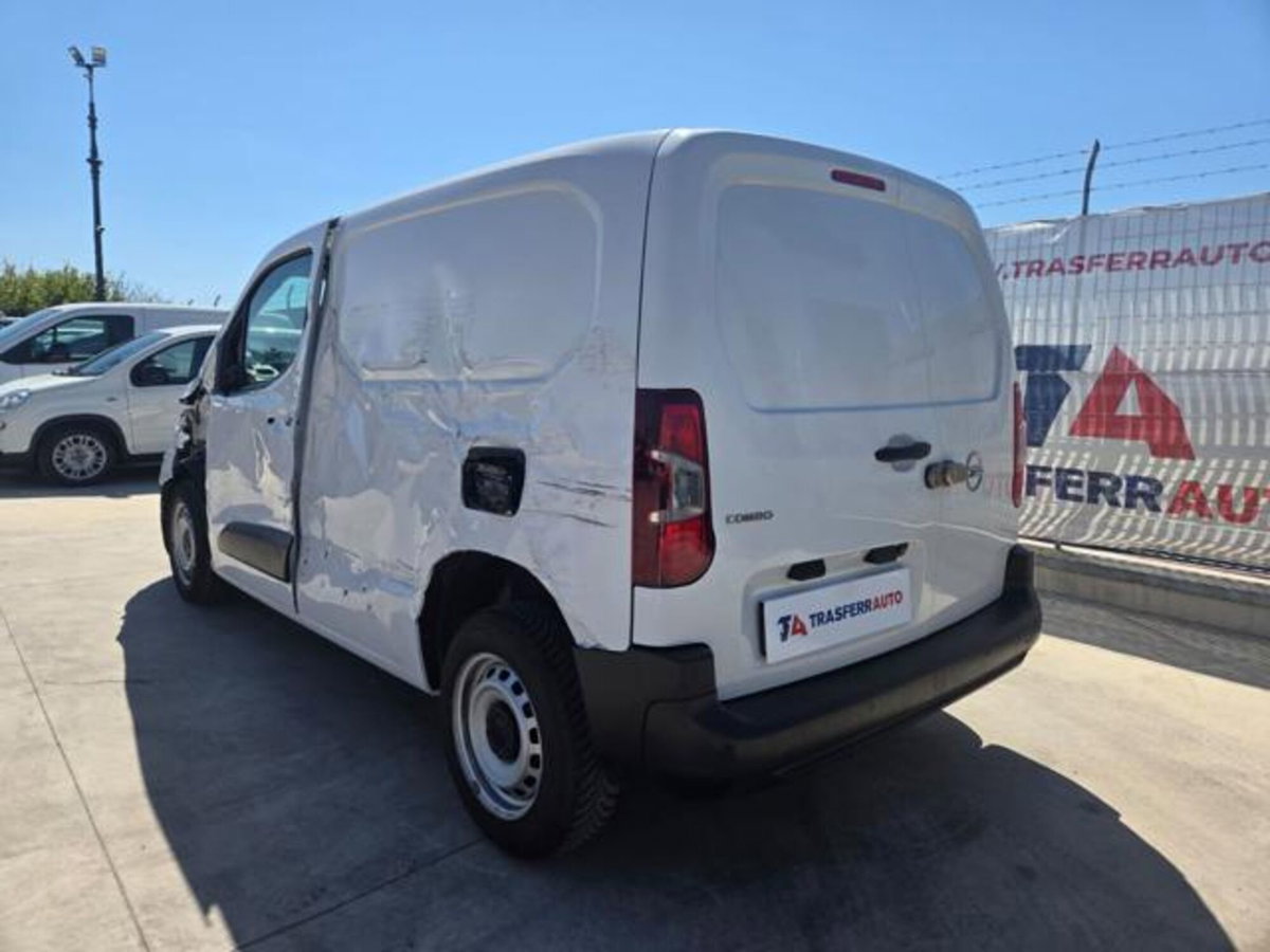 Opel Combo Furgone Cargo 1.5 Diesel 100CV PC 650kg Edition (3)