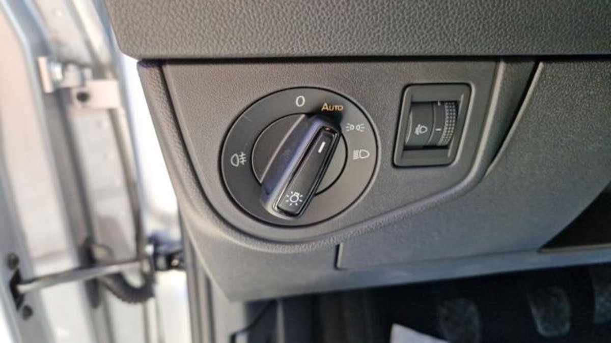 Volkswagen Taigo 1.0 tsi Edition 95cv (9)
