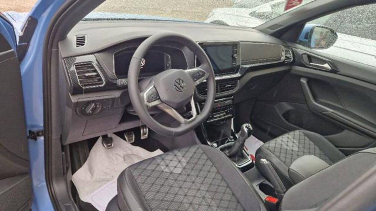 Volkswagen T-Cross 1.0 tsi R-Line 115cv (3)