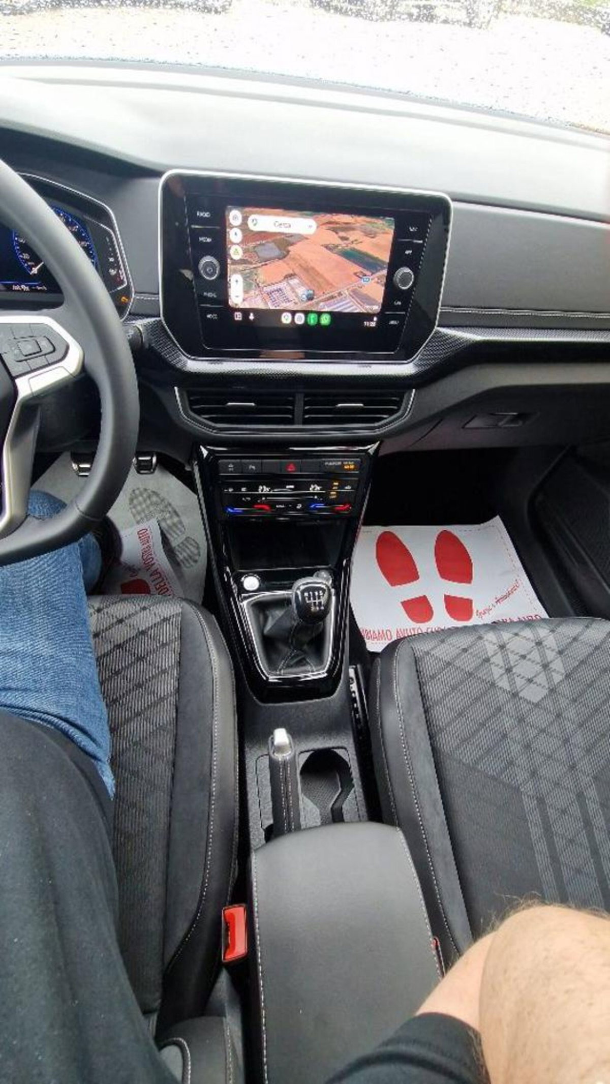 Volkswagen T-Cross 1.0 tsi R-Line 115cv (8)
