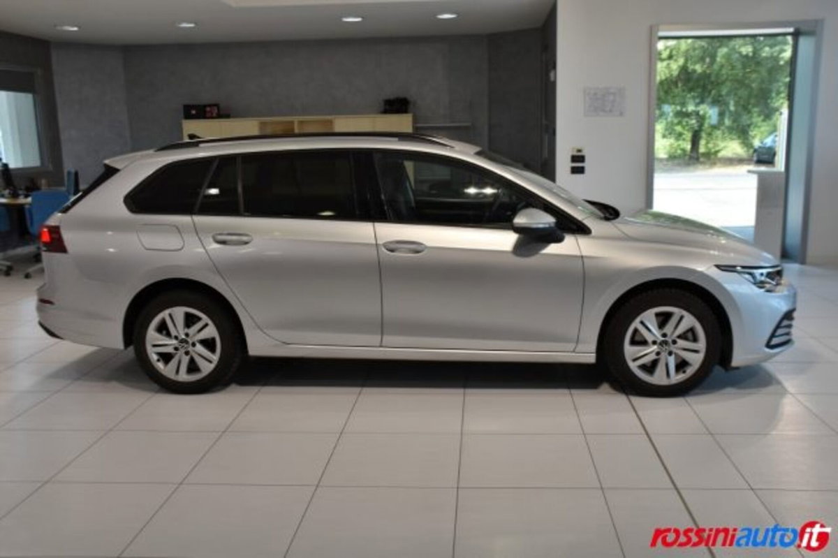 Volkswagen Golf Variant 2.0 TDI SCR DSG Life (6)
