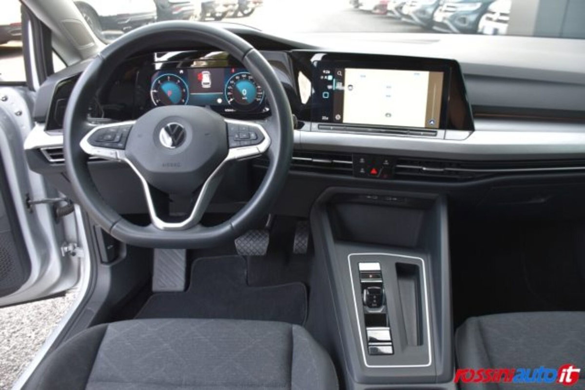 Volkswagen Golf Variant 2.0 TDI SCR DSG Life (9)