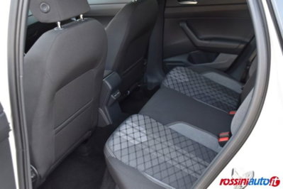 Volkswagen Taigo 1.0 tsi R-Line 115cv (13)