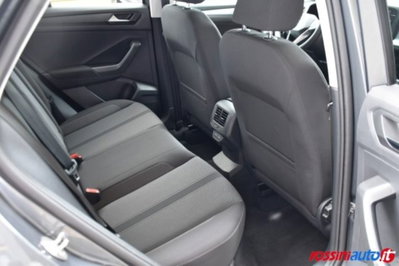 Volkswagen T-Roc 1.5 tsi Edition dsg (13)