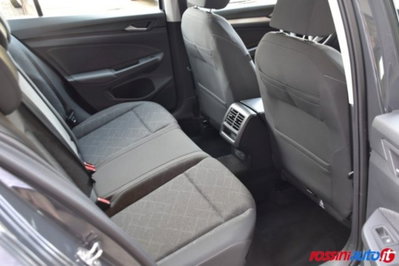 Volkswagen Golf 1.5 eTSI 130 CV EVO ACT DSG Life (13)