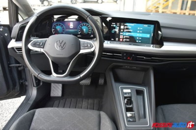 Volkswagen Golf 1.5 eTSI 130 CV EVO ACT DSG Life (9)