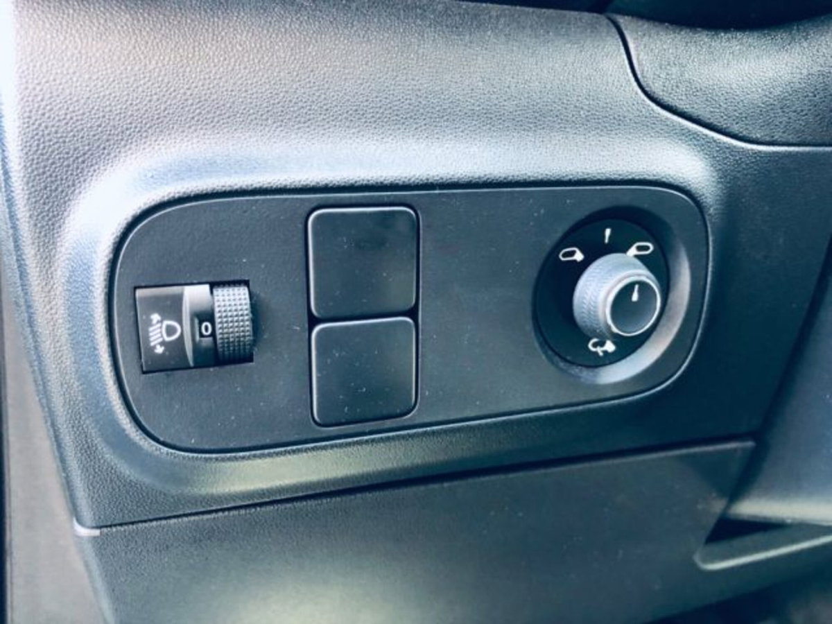 Citroen C3 1.2 puretech You s&s 83cv neopatentati (15)