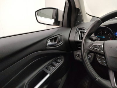 Ford Kuga 1.5 TDCI 120 CV S&S 2WD Powershift Titanium Business (16)