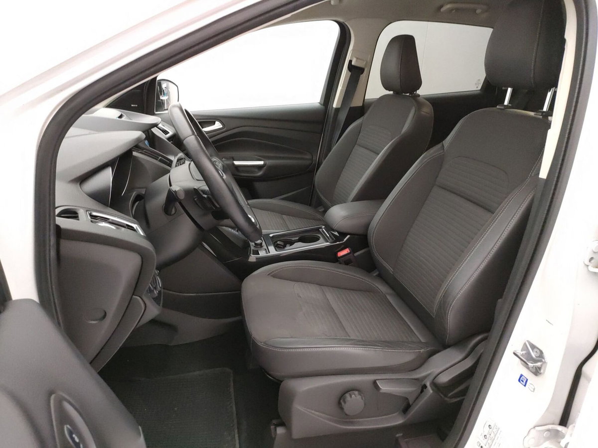 Ford Kuga 1.5 TDCI 120 CV S&S 2WD Powershift Titanium Business (7)