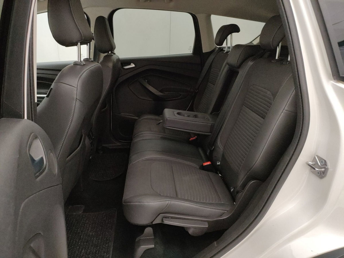 Ford Kuga 1.5 TDCI 120 CV S&S 2WD Powershift Titanium Business (8)