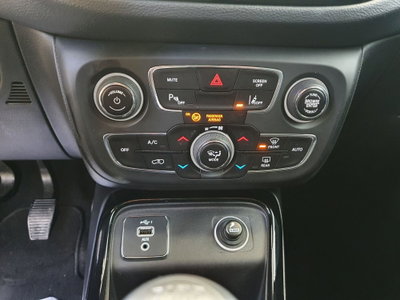 Jeep Compass 1.6 Multijet II 2WD Limited (16)