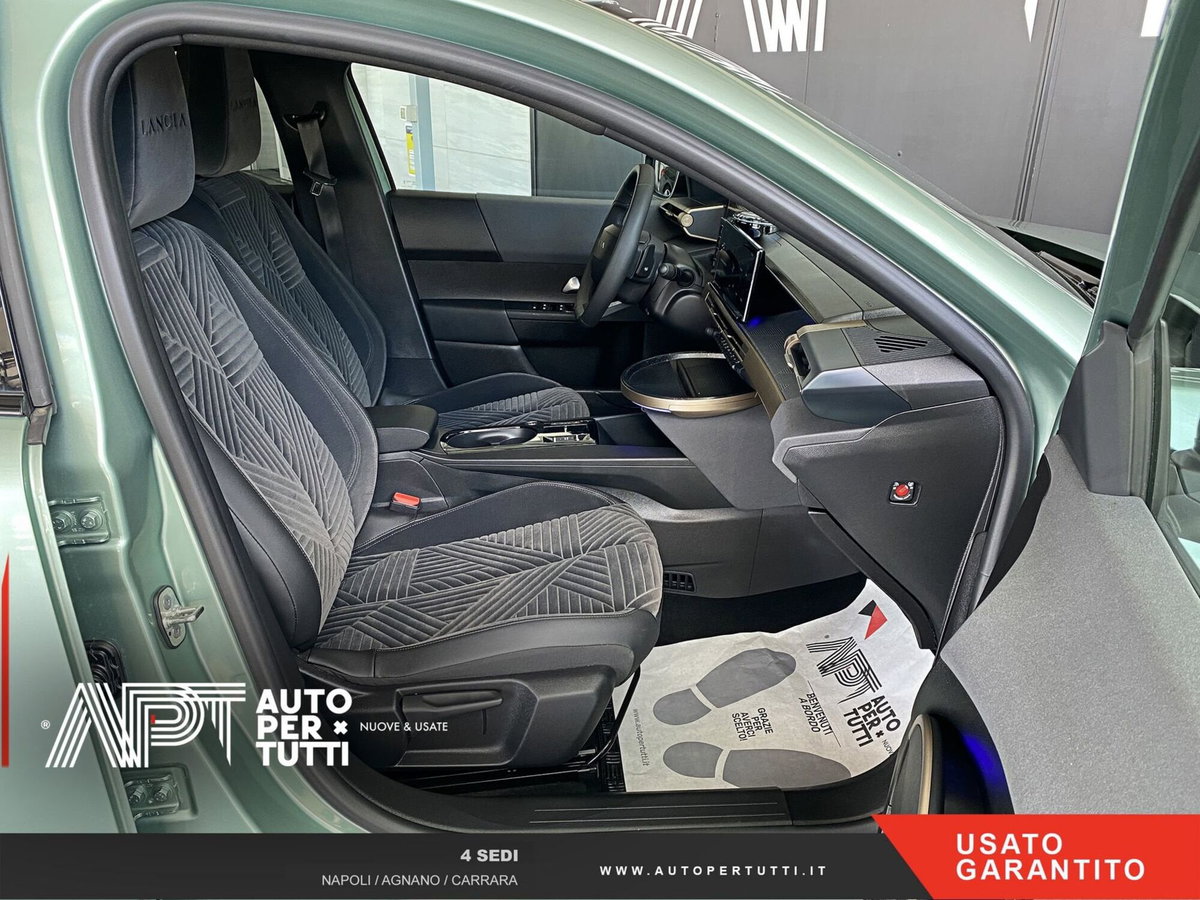 Lancia Ypsilon 1.2 mhev LX 110cv e-dct (16)