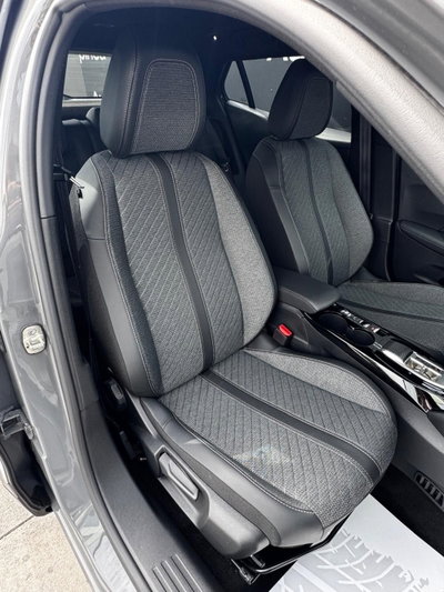 Peugeot 2008 1.2 hybrid Allure 145cv e-dcs6 (18)