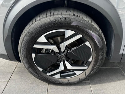 Peugeot 2008 1.2 hybrid Allure 145cv e-dcs6 (7)