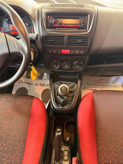 Fiat Doblò 1.4 T-Jet 16V Natural Power Easy (18)