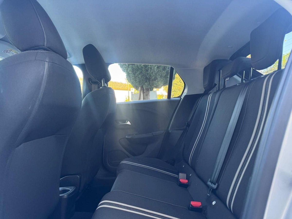 Opel Corsa 1.2 Design & Tech (9)