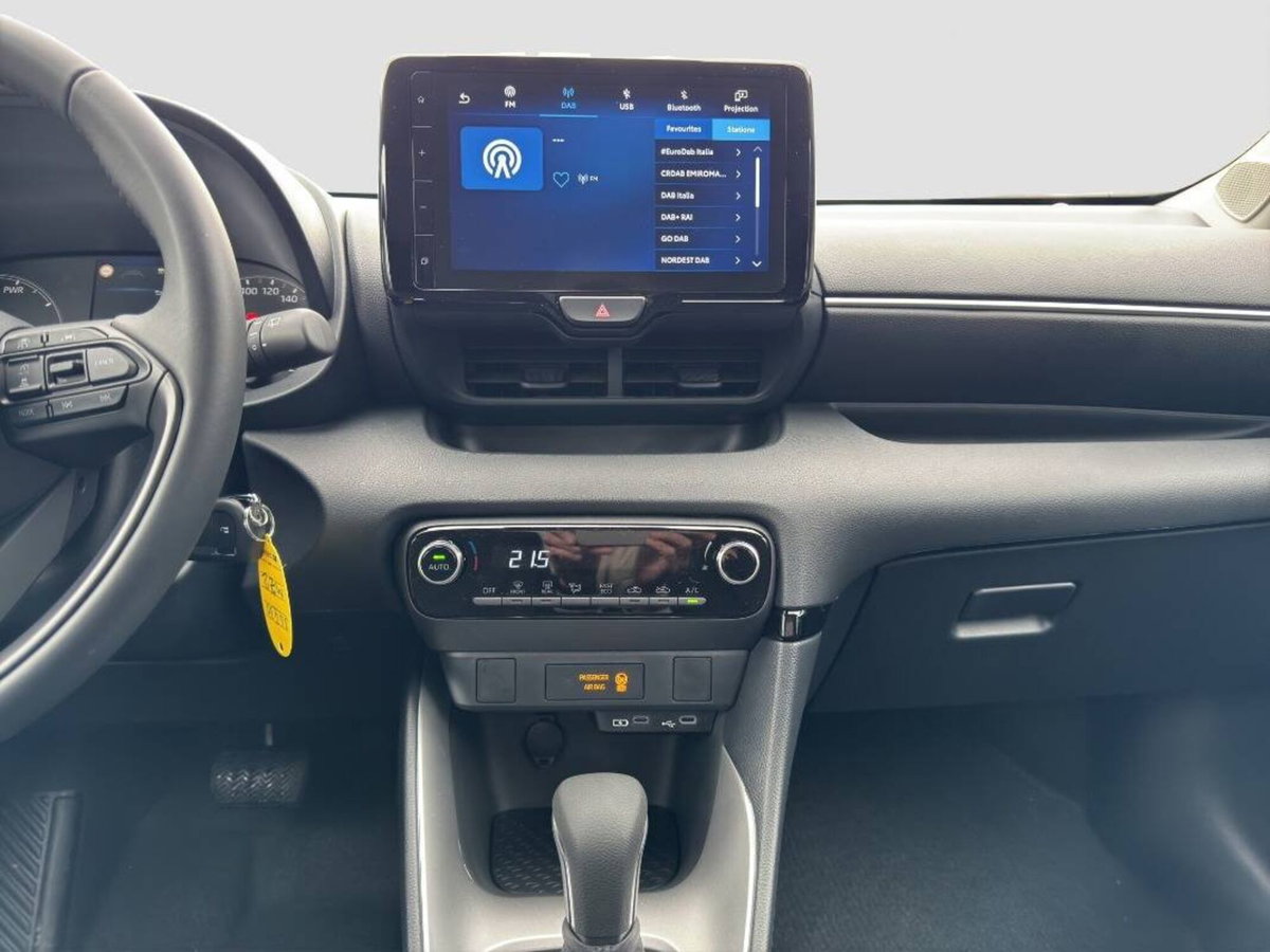Mazda Mazda2 Hybrid 1.5 vvt full hybrid electric Centre Line e-cvt (15)