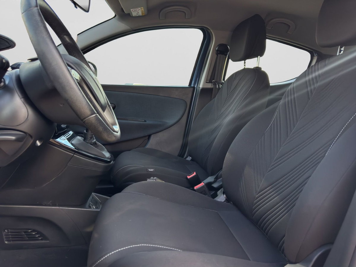 Lancia Ypsilon 1.0 FireFly 5 porte S&S Hybrid Gold Plus (10)