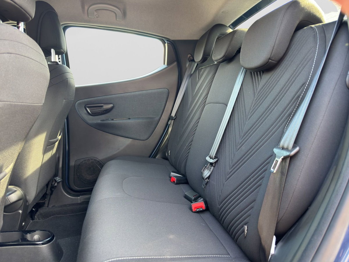 Lancia Ypsilon 1.0 FireFly 5 porte S&S Hybrid Gold Plus (14)
