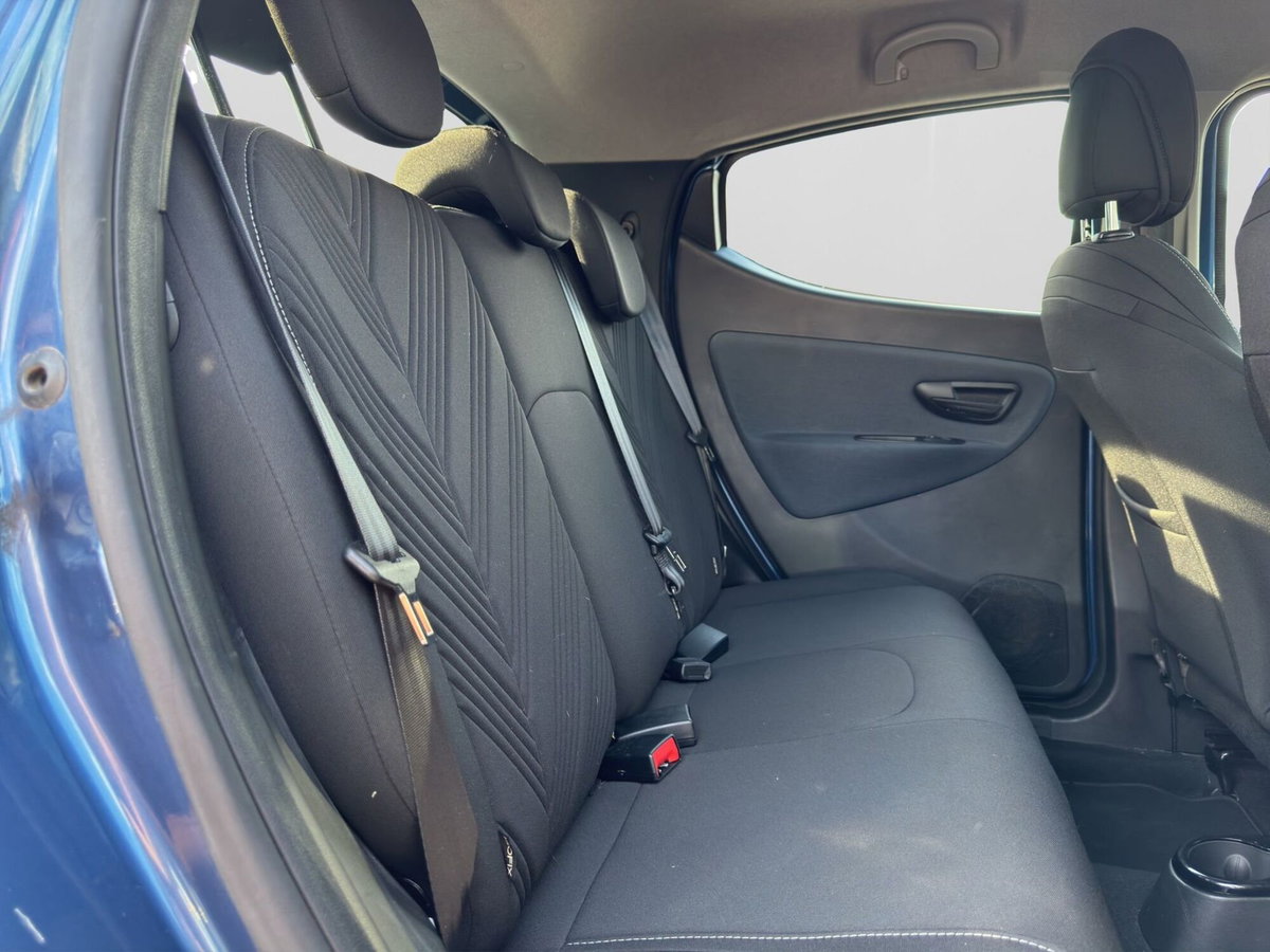 Lancia Ypsilon 1.0 FireFly 5 porte S&S Hybrid Gold Plus (20)