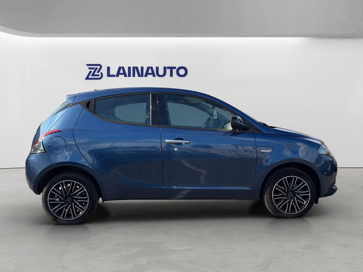 Lancia Ypsilon 1.0 FireFly 5 porte S&S Hybrid Gold Plus (7)